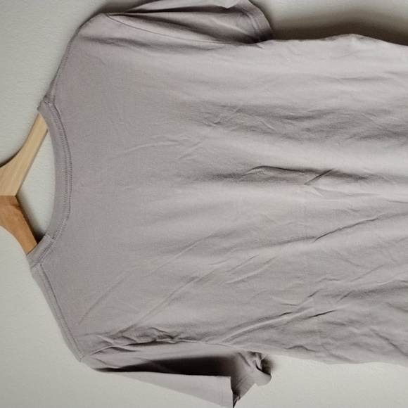 Guess Men's Tan Short Sleeve Tee - Picture 8 of 15